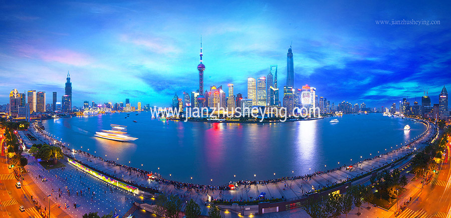 上海外滩中心建筑全景图片