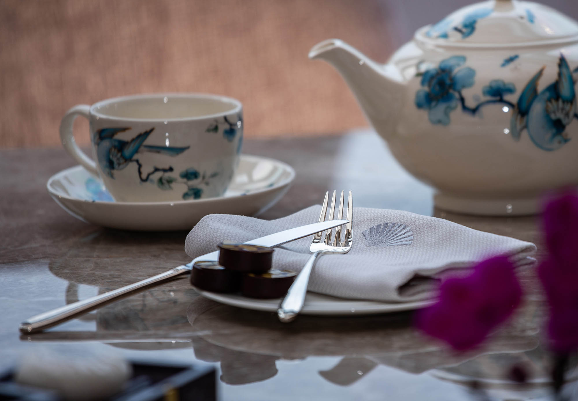 文华东方酒店下午茶器皿与餐饮陈设